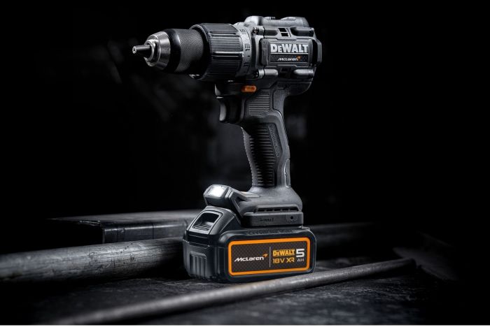 Шурупокрут-дриль ударний акумуляторний DeWALT McLaren F1 TEAM LIMITED EDITION 18В 2х5А·год 90Нм 0-450·0-1650об/хв кейс ЗП 1.34кг