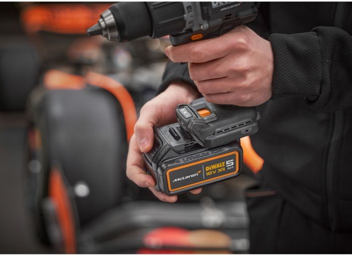 Шурупокрут-дриль ударний акумуляторний DeWALT McLaren F1 TEAM LIMITED EDITION 18В 2х5А·год 90Нм 0-450·0-1650об/хв кейс ЗП 1.34кг