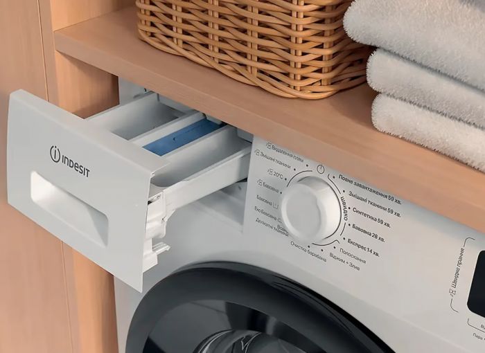 Пральна машина Indesit фронтальна, 8кг, 1200, A+++, 54.6см, дисплей, пара, інвертор, люк чорний, білий