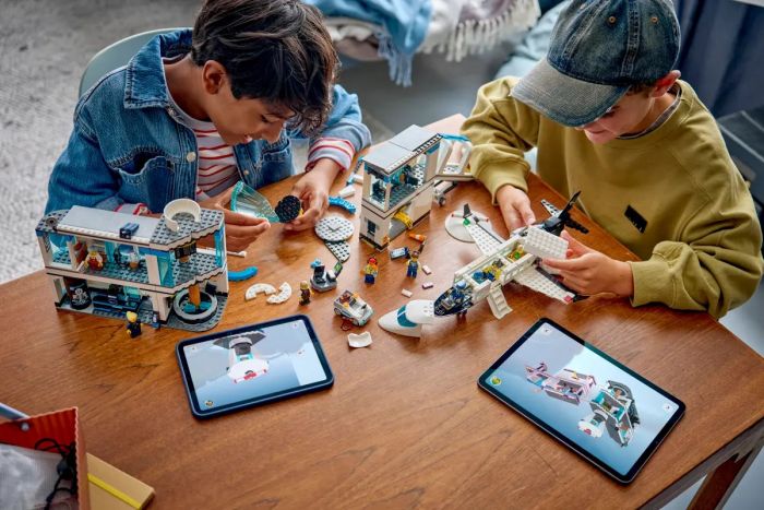 Конструктор LEGO City Аеропорт із літаком