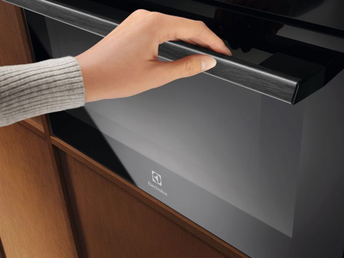 Духова шафа Electrolux електрична компактна, 44л, дисплей, конвекція, ф-ція мікрохвиль, чорний