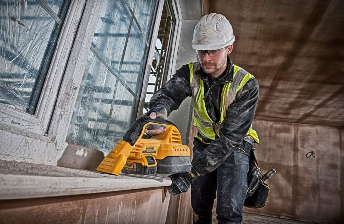 Пилосос акумуляторний DeWalt 18В XR Li-lon контейнер 1.л 954л/хв 1.8кг без АКБ та ЗП