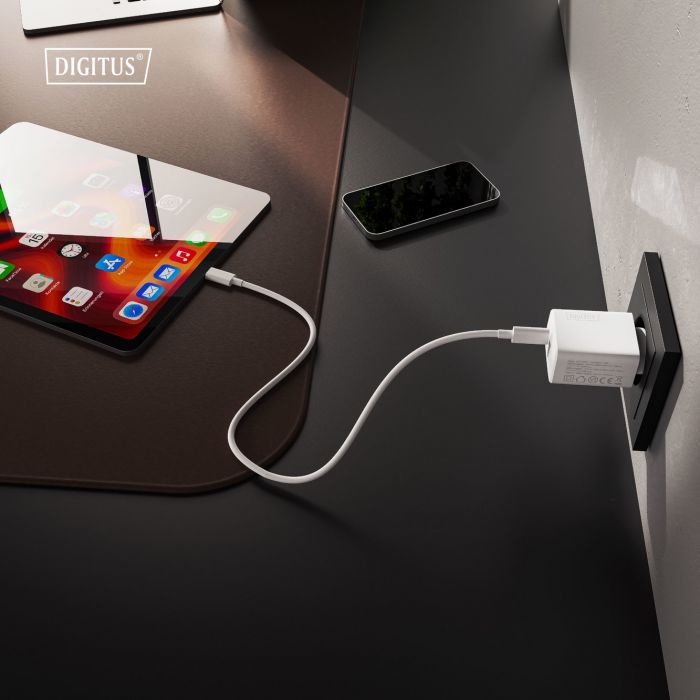 Зарядний пристрій DIGITUS GaN 1хUSB-C, 1хUSB-A, 30W