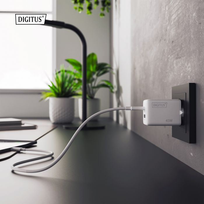 Зарядний пристрій DIGITUS GaN 1хUSB-C, 1хUSB-A, 45W
