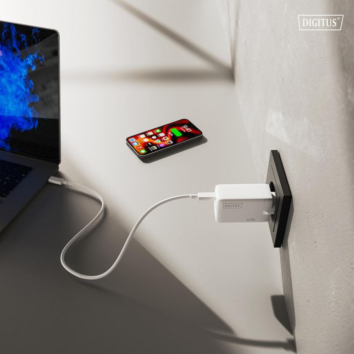 Зарядний пристрій DIGITUS GaN 2хUSB-C, 1хUSB-A, 67W