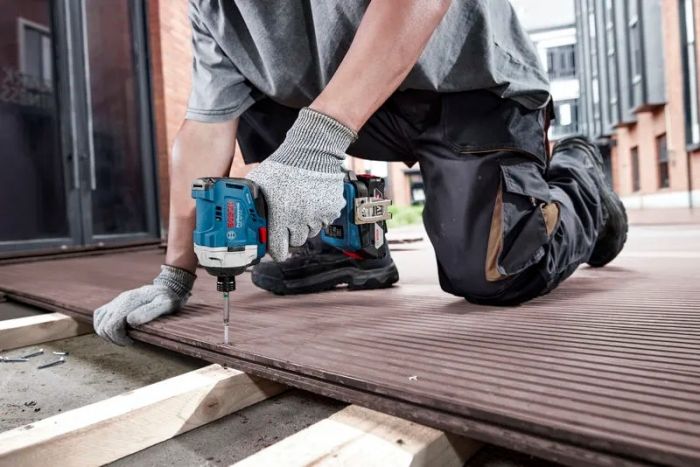 Гвинтоверт ударний акумуляторний Bosch Professional GDR 18V-215 18В 215Нм 3800об/хв M6-M16 кейс 1кг без АКБ та ЗП