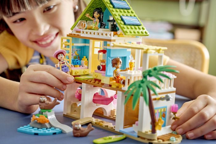 Конструктор LEGO Friends  Пляжний будиночок з морськими котиками
