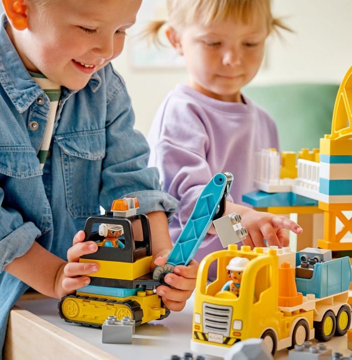 Конструктор LEGO DUPLO Town 3-в-1 Будівельний майданчик і техніка