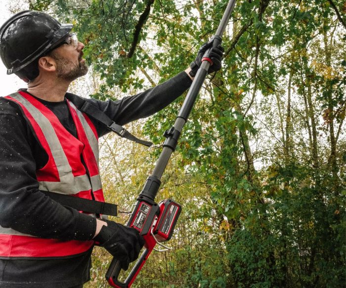 Висоторіз ланцюговий акумуляторний Einhell Professional GP-LC 18/20 Li T BL-Solo 18В шина 20см 7м/с штанга 174-250см 3.73кг без АКБ та ЗП