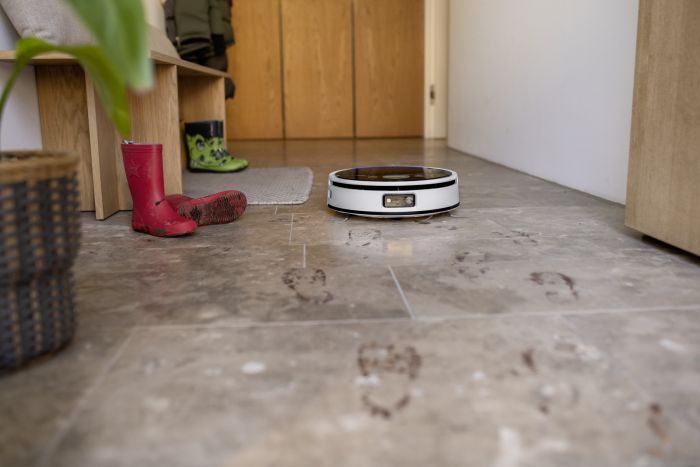 Робот-пилосос karcher RVF 7, h=10.5см, вологе прибирання, конт пил -250л, вода -0.30л, Bluetooth, білий