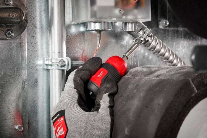 Викрутка Milwaukee, 8 насадок, руків'я двокомпонентне, PH1,PH2,PZ1,PZ2,T15,SL 0.6x4.5,SL 1.2x6.5мм