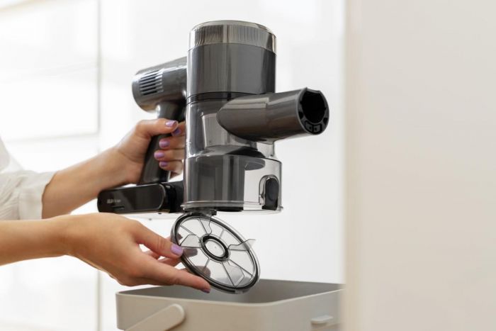 Пилосос Gorenje бездротовий, 70Вт, конт пил -0.7л, автон. робота до 60хв, HEPA, підсвічування, індикатор, антрацит