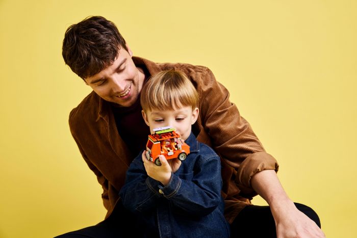 Конструктор LEGO Bluey Пляж і сімейна поїздка на автомобілі Блуї