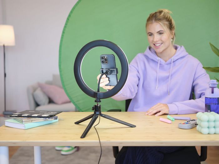 Комплект для стримінгу Trust Maku+ 2-in-1 Streaming Kit, зелений фон та кільцева лампа