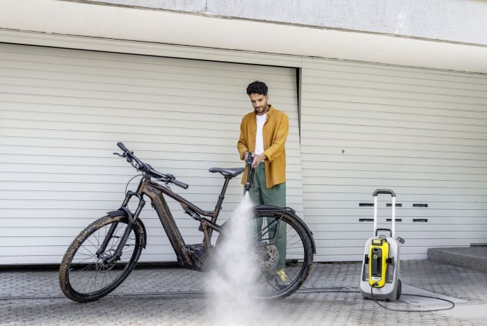 Мінімийка акумуляторна Karcher OC 6-18 Premium Battery Set 18В акб 1х2.5А·год 24бар 200л/год бак для води 12л ЗП 5.73кг