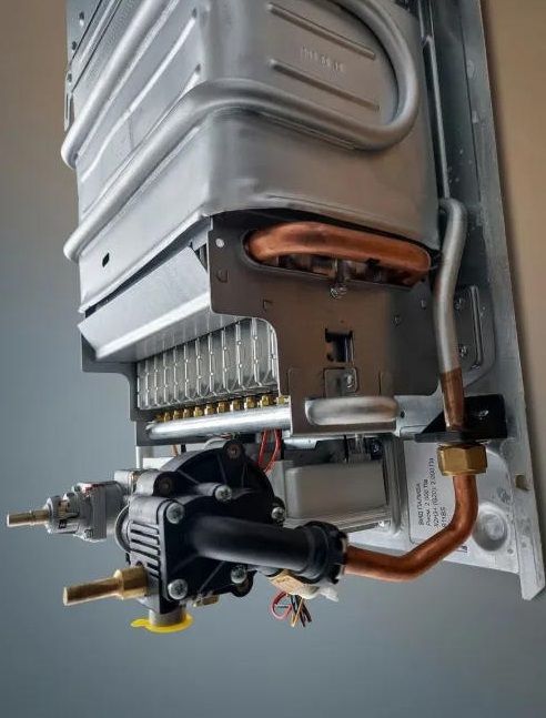 Газова колонка Immergas JULIUS ECO 14 14л/хв 24,3 кВт Low NOx розпалювання від батарейок білий