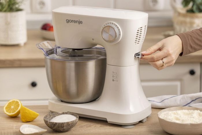 Кухонна машина Gorenje 800Вт, чаша-метал, корпус-пластик, насадок-3, білий