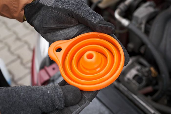 Лійка автомобільна Neo Tools (воронка)  145х105мм силікон, складна 0.85кг