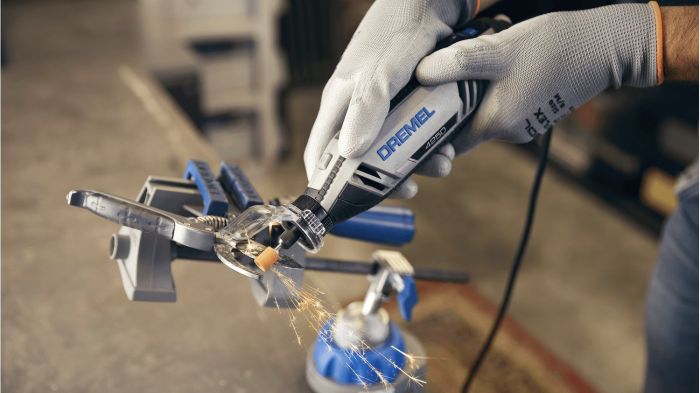 Шліфмашина шліфувально-гравірувальна Dremel 4250 3-45 175В 5000-35000об/хв 45 насадок + 3 приставок кейс 0.70кг