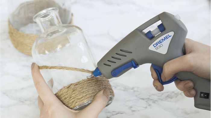 Пістолет клейовий Dremel GlueGun 930 стрижні 7мм 105-165° 0.2кг