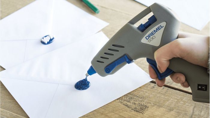 Пістолет клейовий Dremel GlueGun 930 стрижні 7мм 105-165° 0.2кг