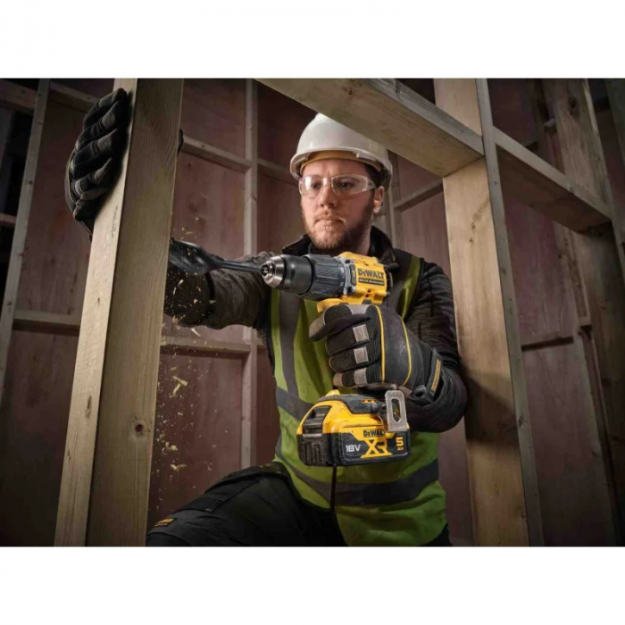 Шурупокрут-дриль ударний акумуляторний DeWALT XR Li-Ion 18В 90Нм 0-450·0-1650об/хв 0-7650·0-28050уд/хв кейс TSTAK 1.17кг без АКБ та ЗП