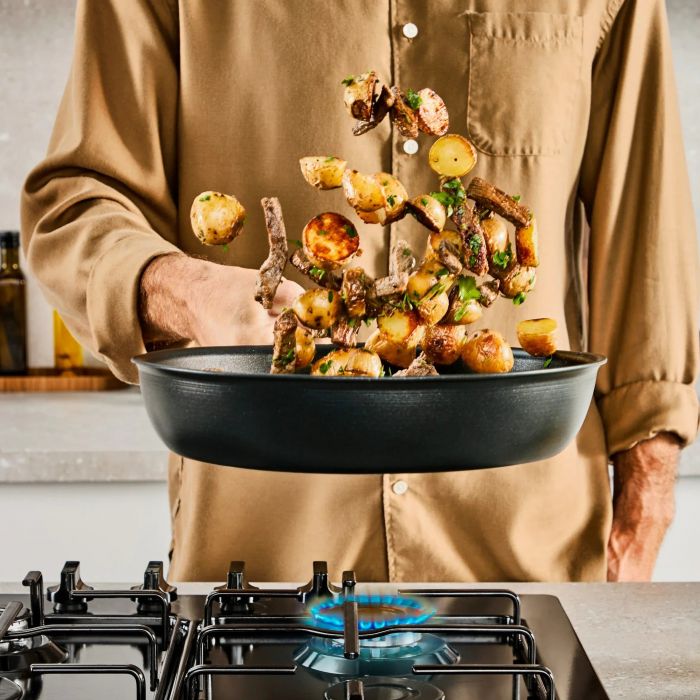 Сковорода Tefal Excellence Fusion, 28см, алюміній, бакеліт, чорний