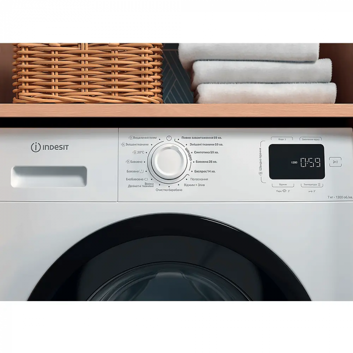 Пральна машина Indesit фронтальна, 7кг, 1200, A+++, 49.6см, дисплей, пара, інвертор, люк чорний, білий