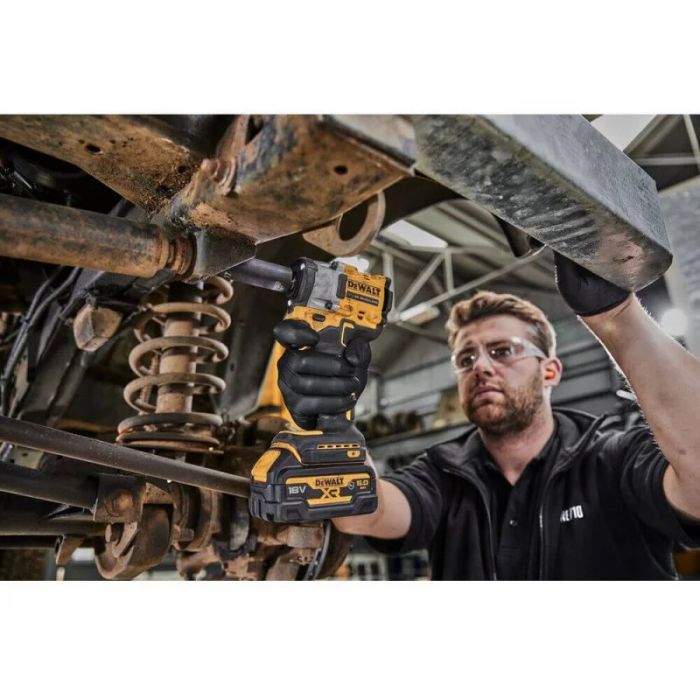 Гайковерт ударний акумуляторний DeWALT XR Li-Ion 18В 610Нм 1440-2500об/хв 3550уд/хв 3/8" 1.1кг без АКБ та ЗП