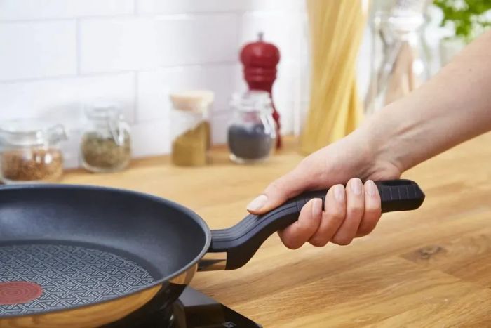 Сковорода Tefal Comfort Max, 20см, нержавіюча сталь, бакеліт, чорний