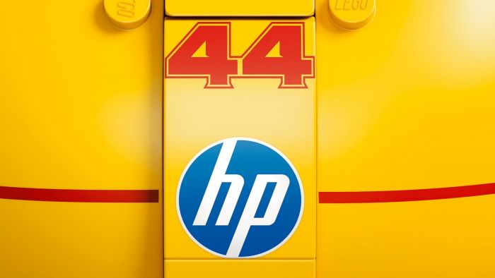 Конструктор LEGO Editions Formula 1 Шолом Льюїса Гамільтона з команди Scuderia Ferrari HP