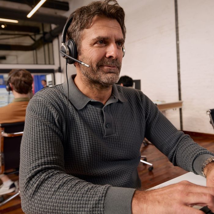 Гарнітура комп'ютерна стерео On-ear HP Poly Mission 825, USB-A, USB-C, 4 x Uni-mic, ANC, Beamforming, AI noise cancelling, Teams, Zoom, Google Meet, чорний