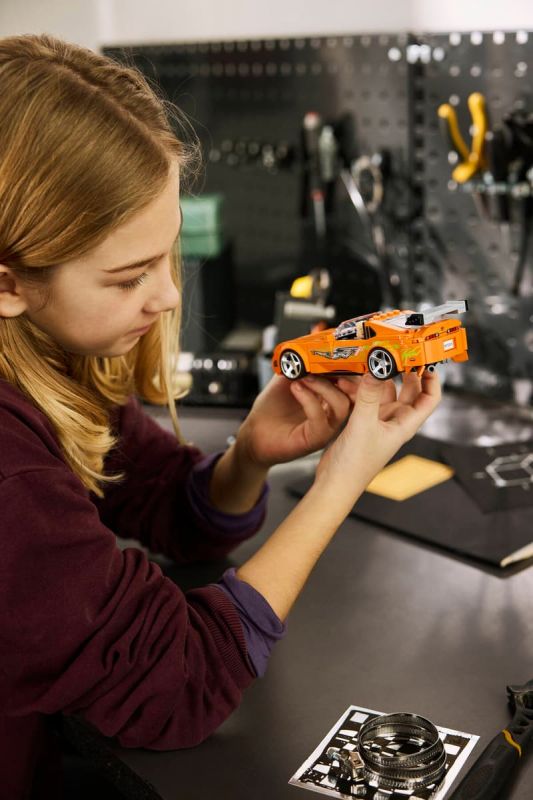 Конструктор LEGO Speed Champions «Форсаж»: Toyota Supra MK4