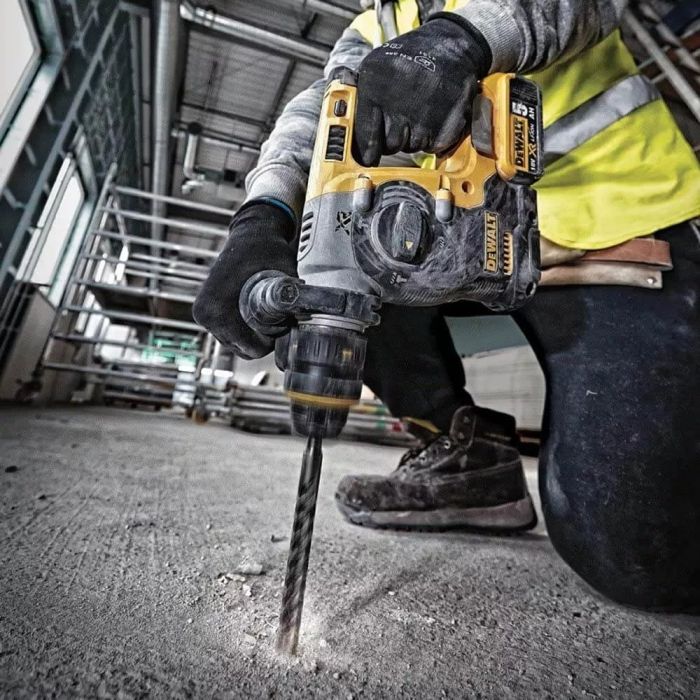 Перфоратор акумуляторний DeWalt SDS PLUS 18В 2.1Дж 0-1100об/хв 0-4600уд/хв 3 режими, кейс 2.5кг без АКБ і ЗП