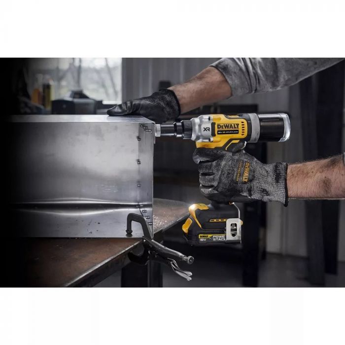 Заклепочник акумуляторний DeWALT 18В XR Li-Ion 18В 20000Нм 4.8-6.4мм 3шт кейс 1.65кг без АКБ та ЗП