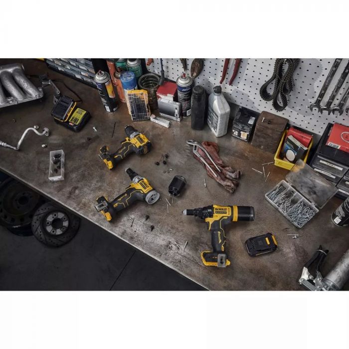Заклепочник акумуляторний DeWALT 18В XR Li-Ion 18В 20000Нм 4.8-6.4мм 3шт кейс 1.65кг без АКБ та ЗП