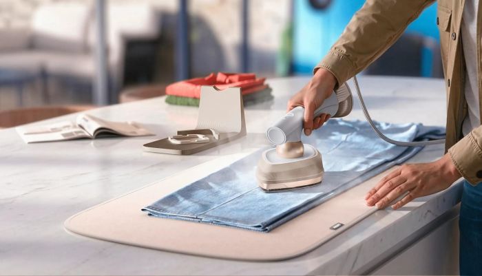 Відпарювач-праска Philips OneTurn, 1800Вт, 200мл, паровий удар -90гр, поворот для зміни типу девайса, алюміній, білий