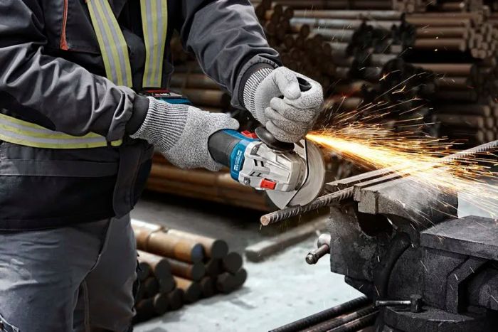 Набір із трьох акумуляторних інструментів Bosch Professional дриль-шурупокрут GSR 18V-45, перфоратор GBH 18V-22, Шліфмашина кутова GWS 18V-8 акб 3x4А·год, ЗП, сумка M-BAG