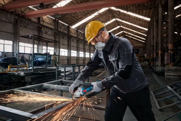 Набір із двох акумуляторних інструментів Bosch Professional 18В дриль-шурупокрут GSR 18V-45, Шліфмашина кутова GWS 18V-8, акб 2x4А·год, ЗП, сумка M-BAG