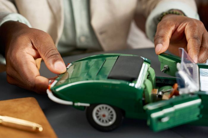 Конструктор LEGO Icons Jaguar E-Type