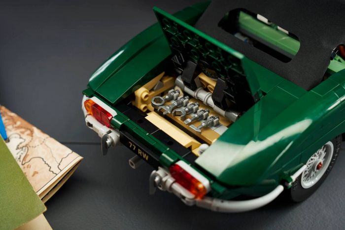 Конструктор LEGO Icons Jaguar E-Type