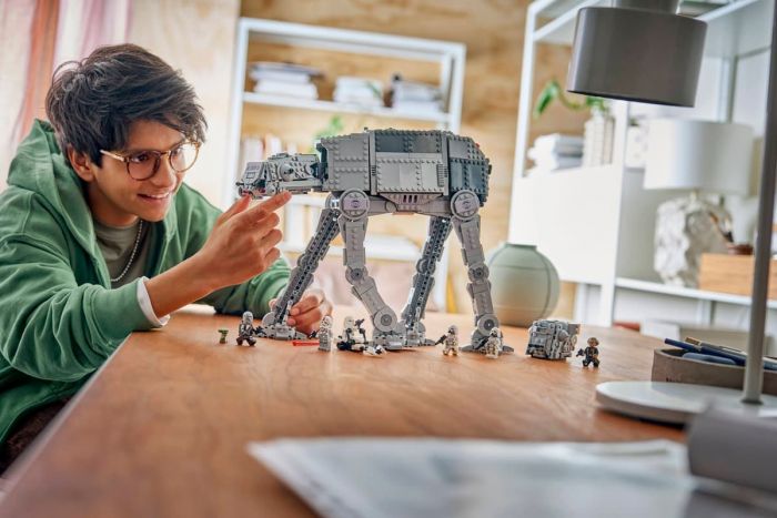 Конструктор LEGO Star Wars Осколок Імперії AT-AT з INT-4