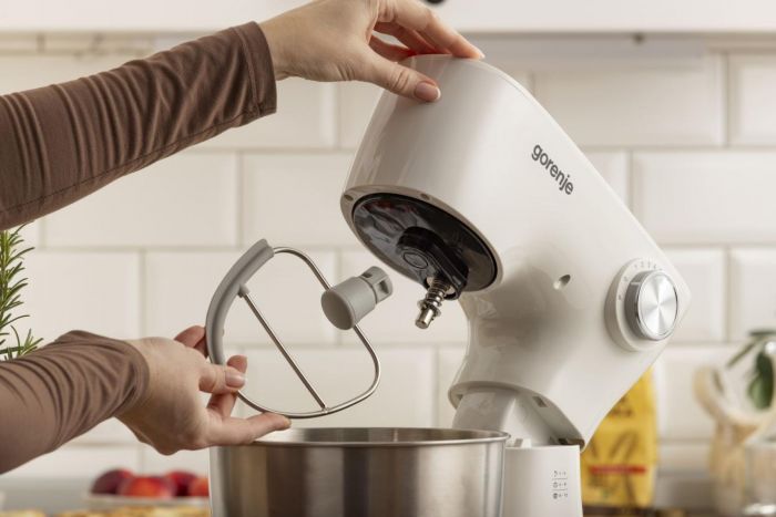 Кухонна машина Gorenje 800Вт, чаша-метал, корпус-пластик, насадок-3, білий