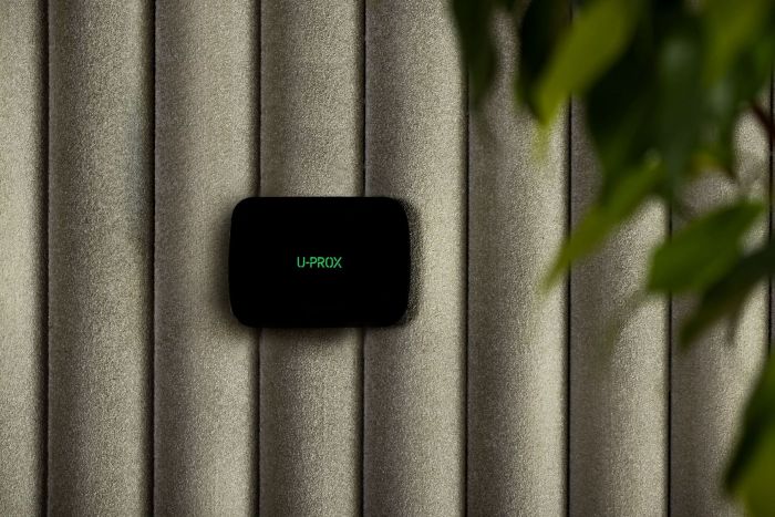 Інтелектуальна централь U-Prox MPX LE Black, ethernet, wi-fi, 2 LTE, фотоверіфікація, бездротова, чорний