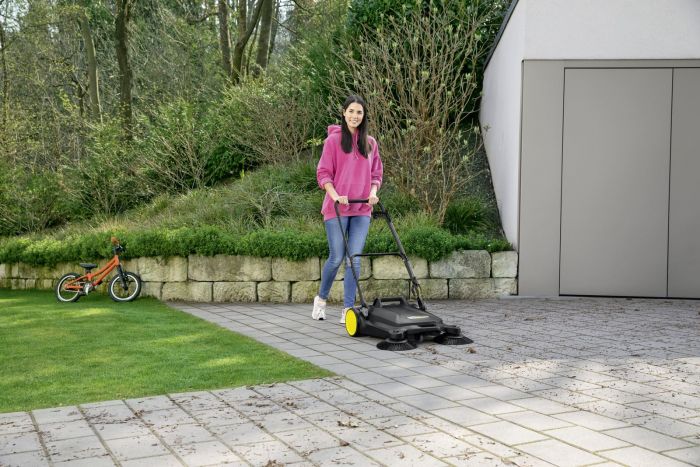 Підмітальна машина Karcher S 4 Twin Go!Further ручна захват 68см контейнер 20л 10.2кг