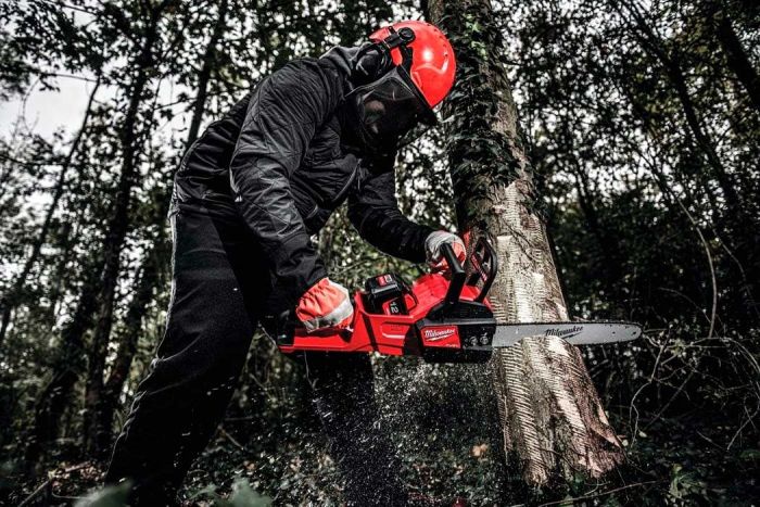 Пила ланцюгова акумуляторна Milwaukee M18 FCHS-0 18В шина 40см 6.4кг без АКБ та ЗП