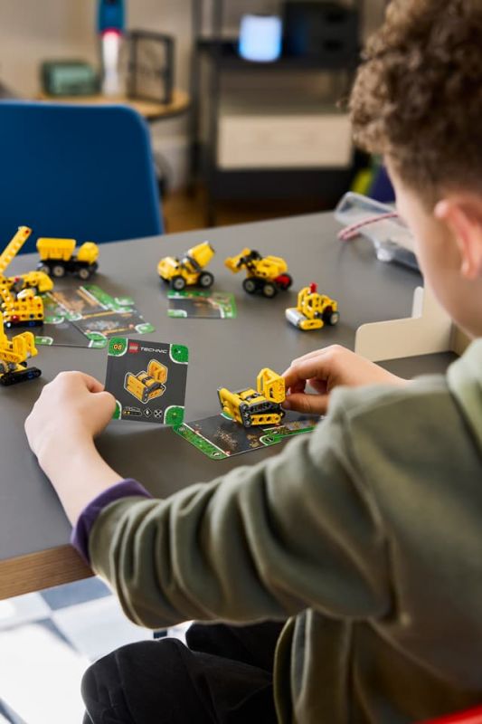 Конструктор LEGO Technic Потужні машини