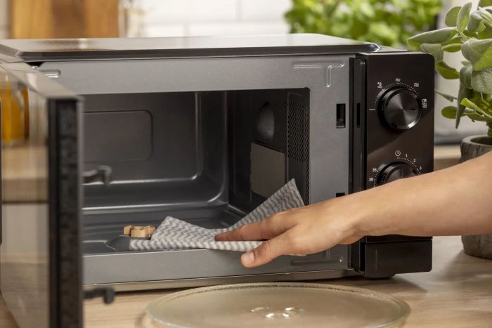 Мікрохвильова піч Gorenje, 20л, мех. керув., 700Вт, чорний