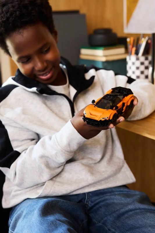 Конструктор LEGO Speed Champions McLaren W1