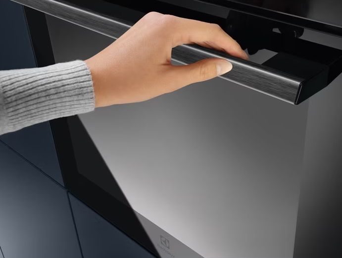 Духова шафа Electrolux електрична, 70л, А++, пара, дисплей, конвекція, ф-ція пароварки, телескопічні напрямні, чорний